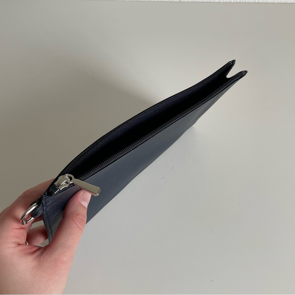 Longchamp Le Foulonné Navy Blue Pebbled Leather Clutch Purse Pouch Zippered - Picture 4 of 10